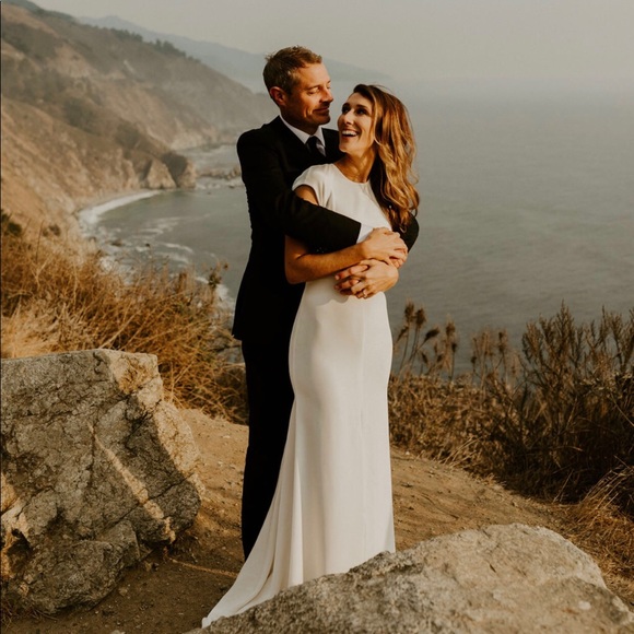 Meet Your Posher, Danielle! - Picture 2 of 4